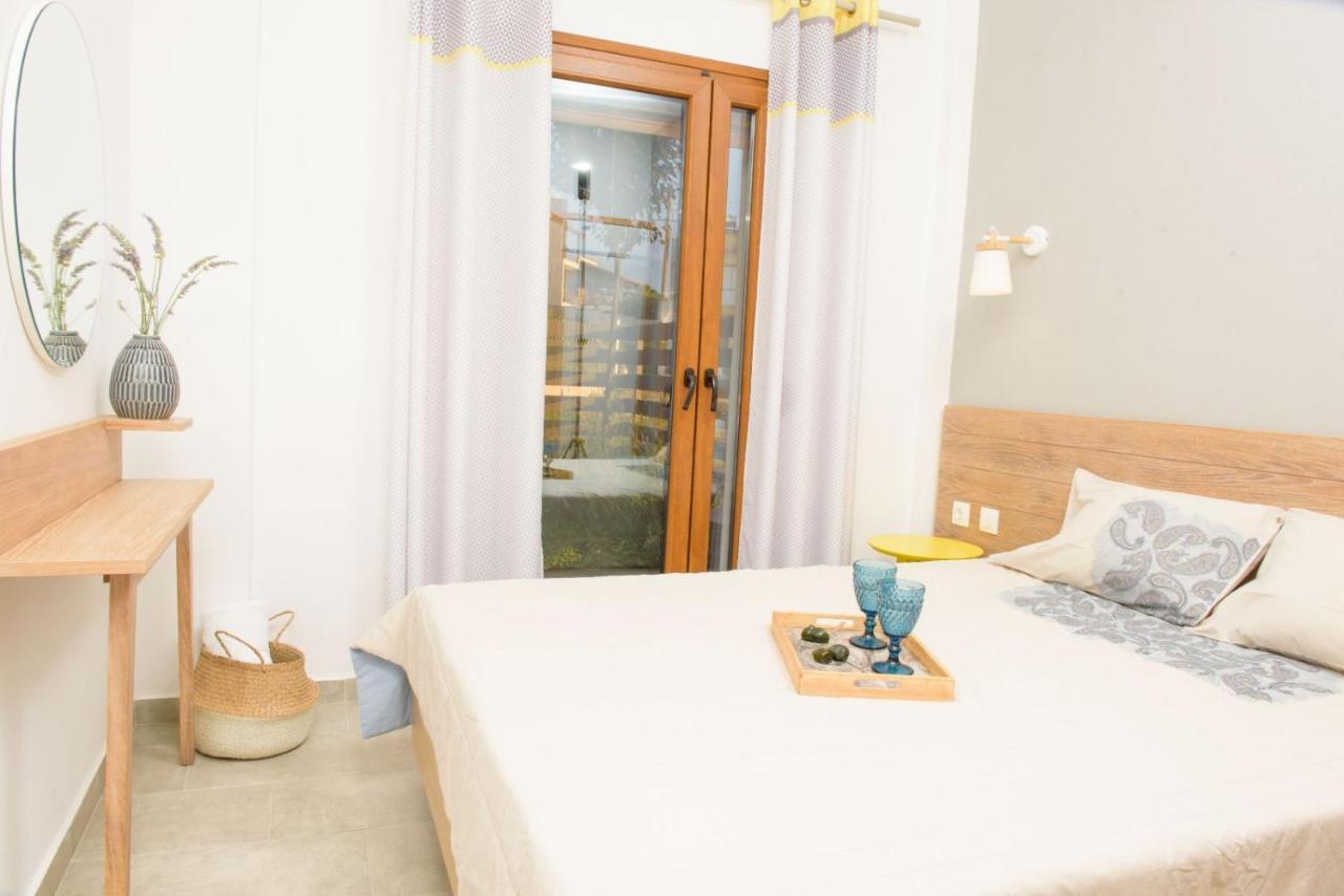 Στ' Ακρογιάλι Apartment Nea Roda Exterior foto